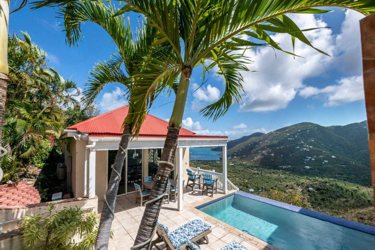 Blue Palm Villa pool and Coral Bay view